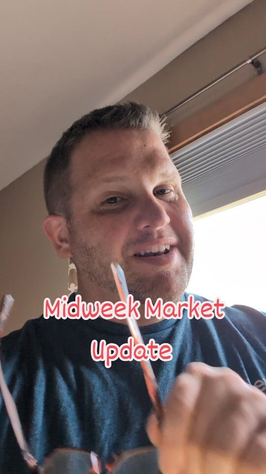 🔔 Here's the Twin Cities Midweek Market Update⬇️:

New listings ⬇️ 0.6% to 1,428
Pending sales ⬆️ 3.2% to 1*035
Inventory ⬆️ 3.3% to 8,170

For the month of March:
Median Sales Price ⬆️ 3.5% to $380,000
Days on market ⬆️ 7.3% to 59
Months Supply of Homes for Sale ⬆️ 5.0% to 2.1

Reach out to find out what is new in your area!

📧 John@iconrealestatemn.com 
☎️ 651-246-3473

#mnrealtor #wirealtor #mnrealestatestats #midweekmarketupdate #mnhomeseller #exprealty #mnhomebuyer #iconrealestatemn #mar #midweekmarketupdate #eXp #johnholgrimsonrealestate